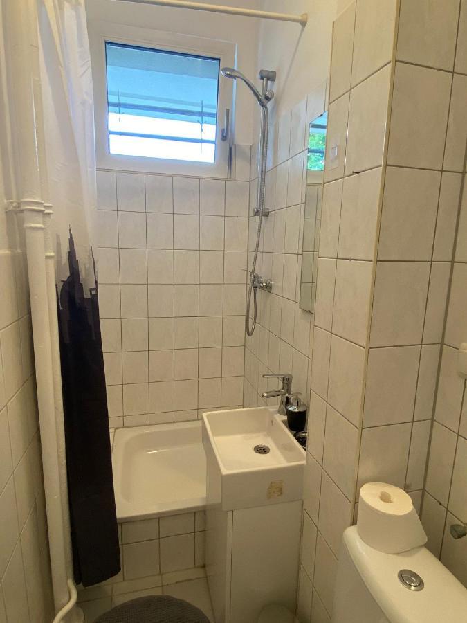 Beautiful Apartment With Balcony 베를린 외부 사진