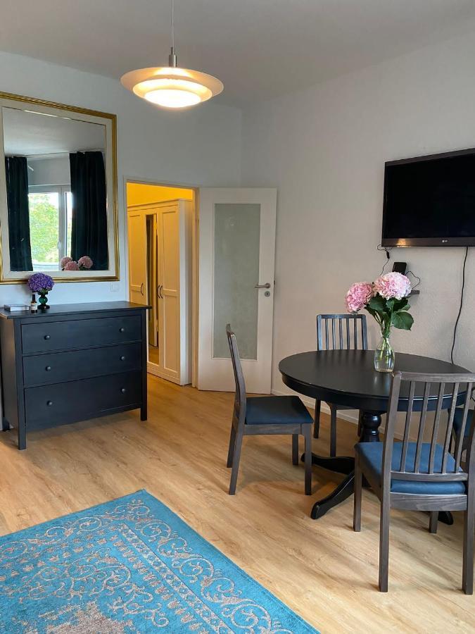 Beautiful Apartment With Balcony 베를린 외부 사진